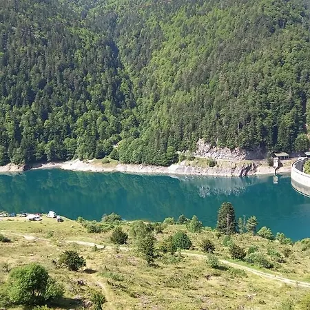 Au Pied Des Pistes *