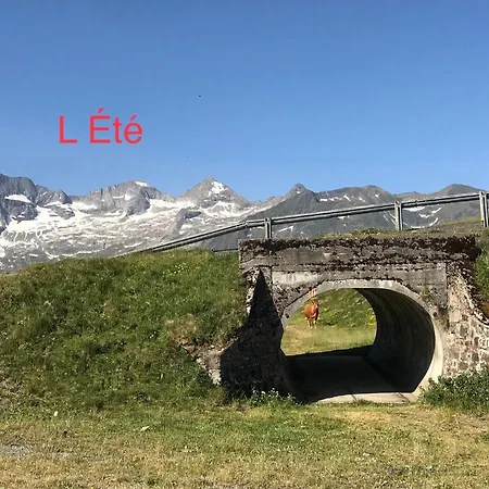 Au Pied Des Pistes